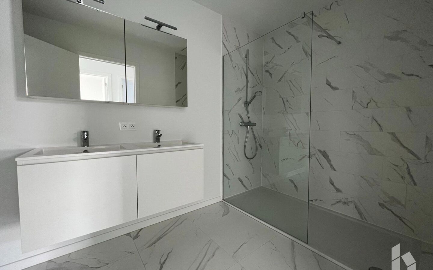 3746003605000005790/3218362